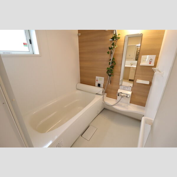 バス (ユニットバス(小窓付))