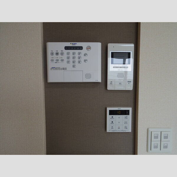 その他設備 (ALSOKホームセキュリティ標準搭載、モニター付インターホン(オートロック仕様))