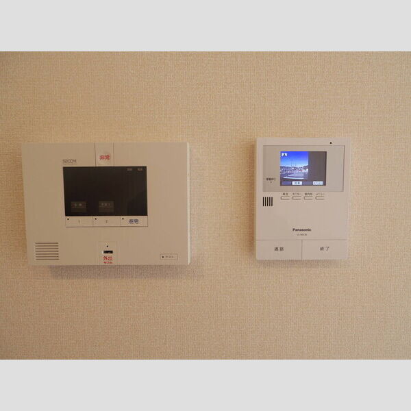その他設備 (カラーモニター付インターホン(録画機能付)、SECOMホームセキュリティ標準搭載)