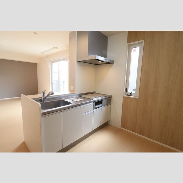 キッチン (対面システムキッチン(3口IH、グリル、浄水器付き))