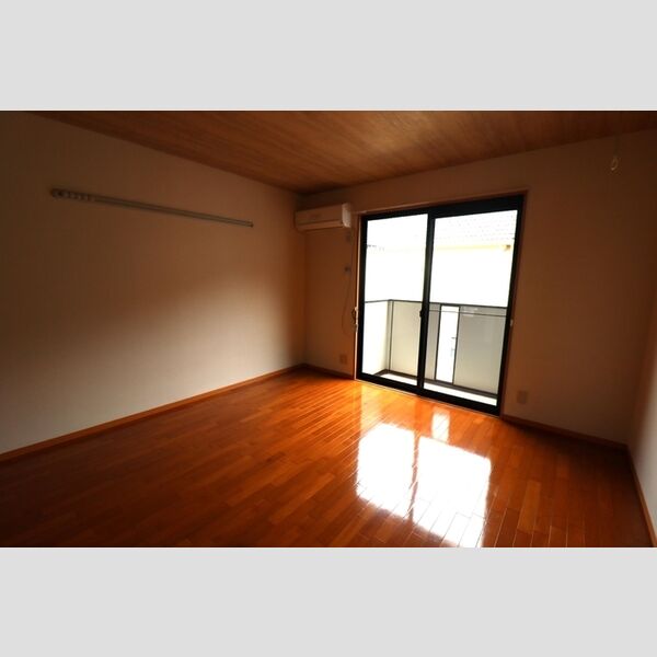 居室・リビング (洋室1(天井デザインクロス仕様))