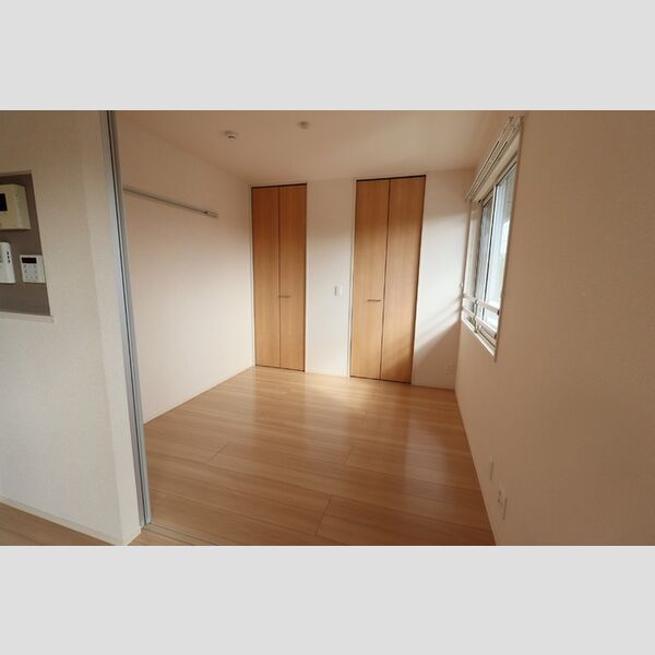 その他 (南側洋室)