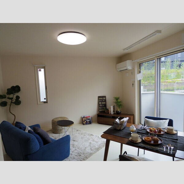 居室・リビング (リビング全景(モデルルーム仕様))