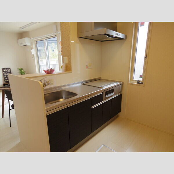 キッチン (対面式システムキッチン(3口IH,グリル付))