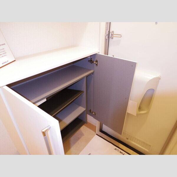 玄関 (シューズボックス)