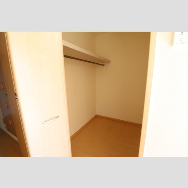 収納 (ウォークインクローゼット仕様)