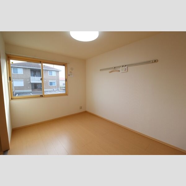 その他 (南側洋室)