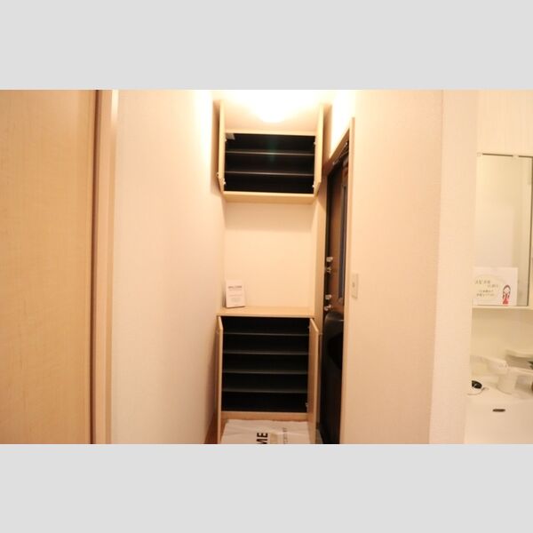 玄関 (シューズボックス)