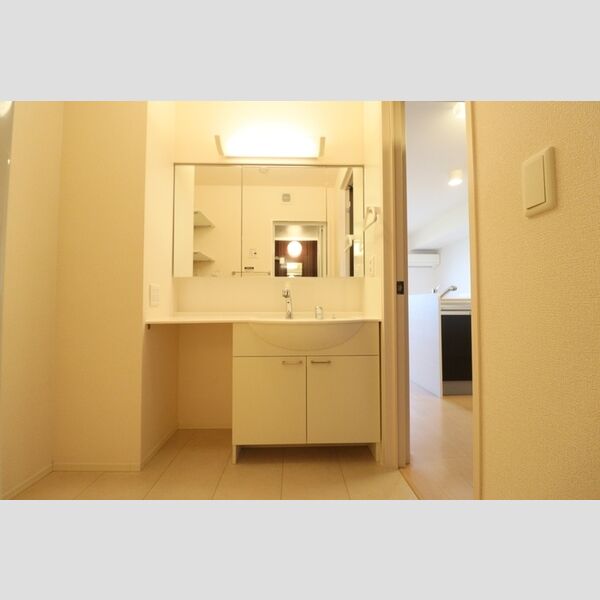 洗面所 (大型洗髪洗面化粧台(三面鏡))