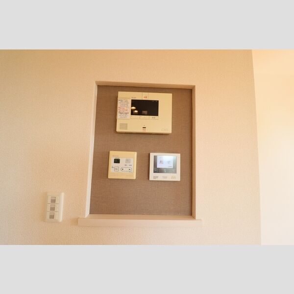 その他設備 (SECOMホームセキュリティ標準搭載、カラーモニター付インターホン(オートロック仕様))