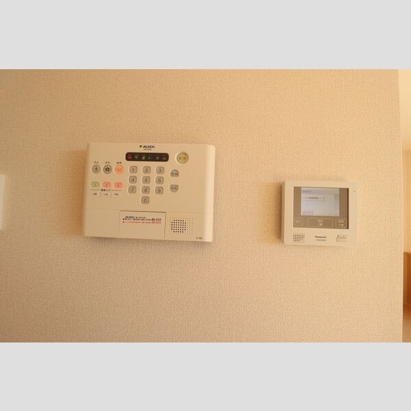 その他設備 (ALSOKホームセキュリティ標準搭載、カラーモニター付インターホン(オートロック仕様))