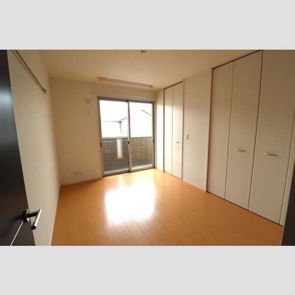 その他 (南側洋室)