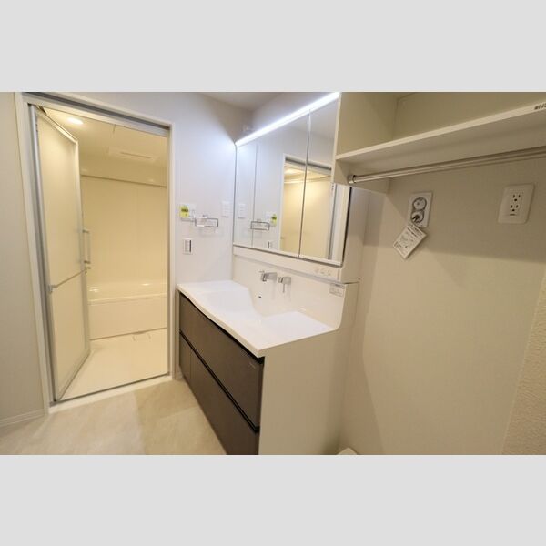 洗面所 (大型洗髪洗面化粧台(三面鏡))