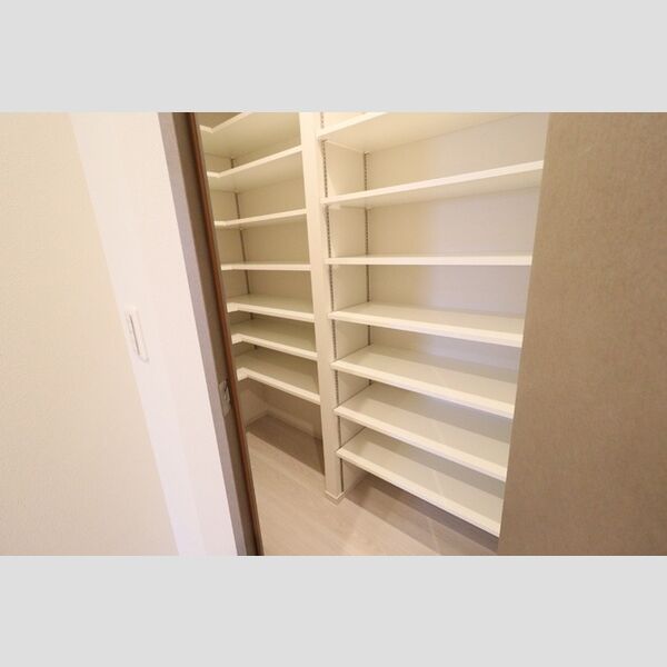 玄関 (シューズクローク)