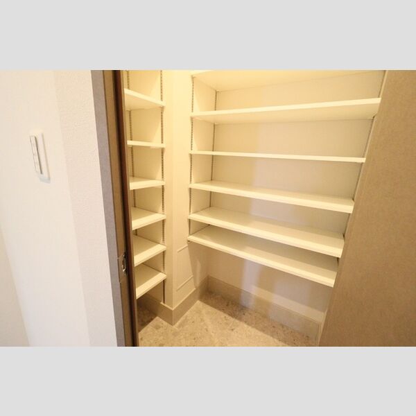 玄関 (シューズクローク)