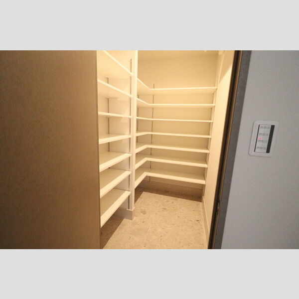 玄関 (シューズクローク)