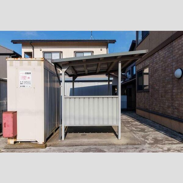 現地周辺 (駐輪場)