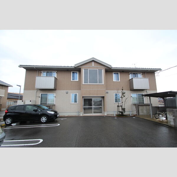 建物外観 (駐車場)