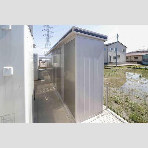 現地周辺 (物置)