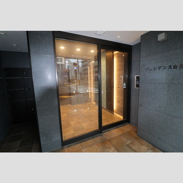 エントランス (エントランス)