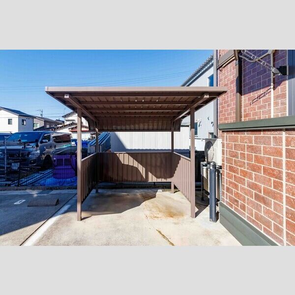 現地周辺 (駐輪場)