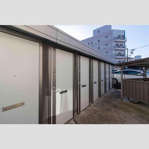 現地周辺 (トランクルーム)