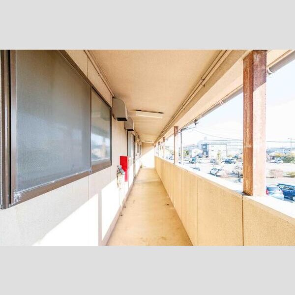 エントランス (エントランス)