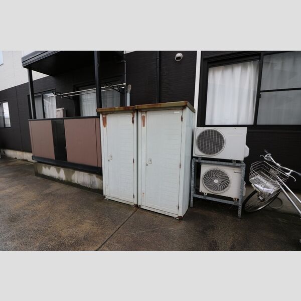現地周辺 (トランクルーム)