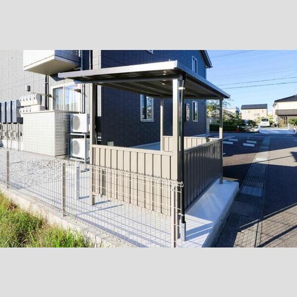 現地周辺 (駐輪場)