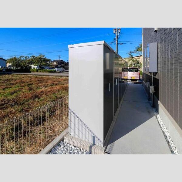 現地周辺 (トランクルーム)