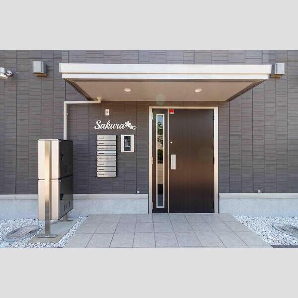 エントランス (エントランス)