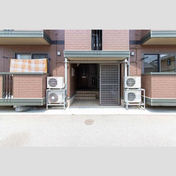 エントランス (エントランス)