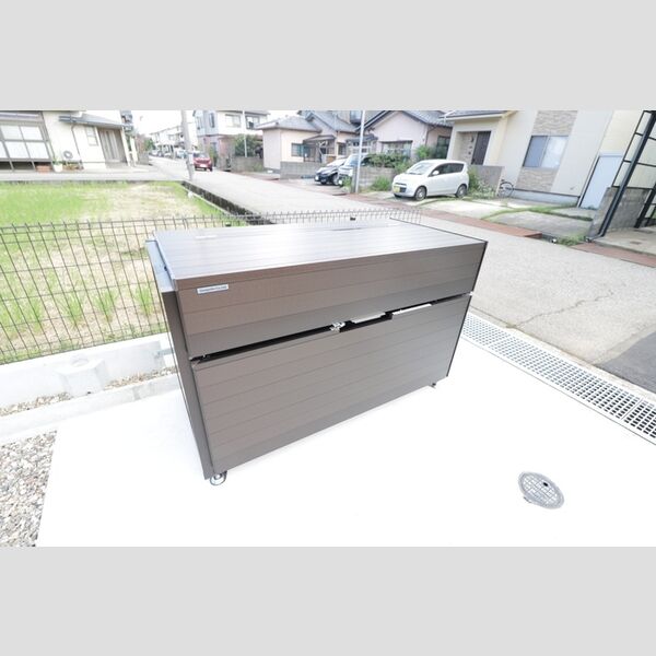 現地周辺 (ゴミBOX)