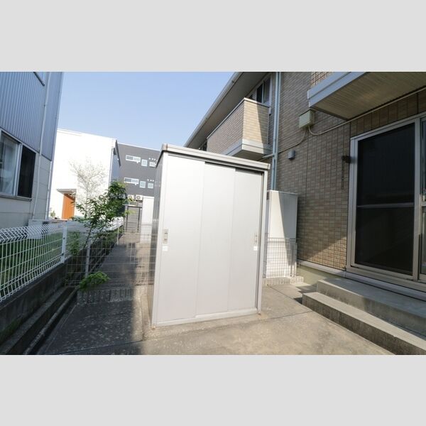 現地周辺 (物置)