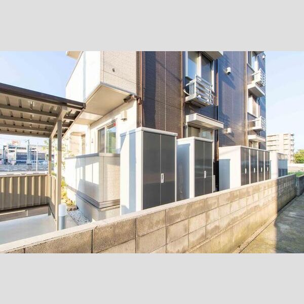 現地周辺 (トランクルーム)