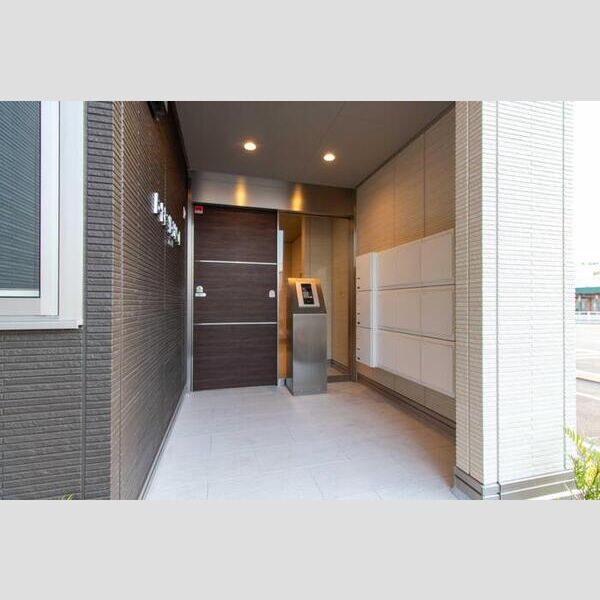 エントランス (エントランス)