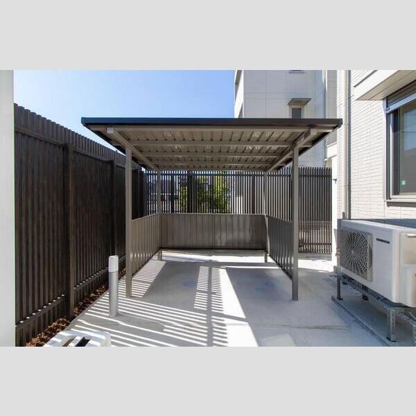 現地周辺 (駐輪場)