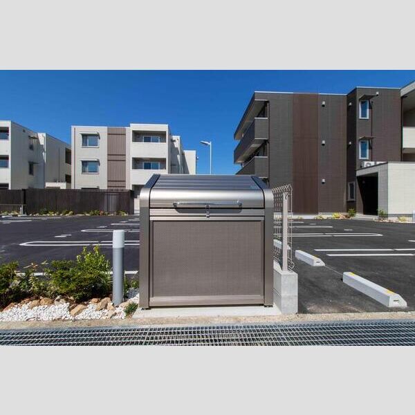 現地周辺 (ゴミ置き場)