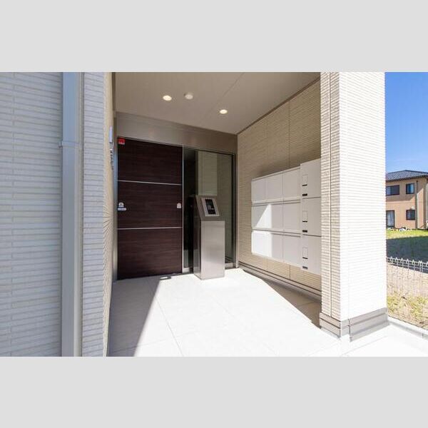 エントランス (エントランス)