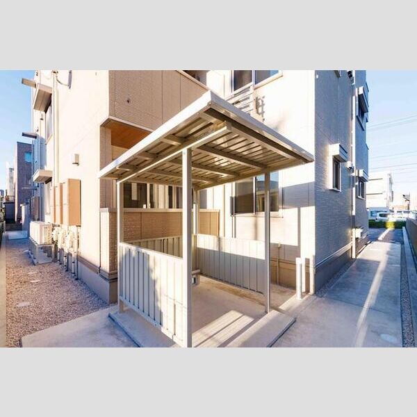 現地周辺 (駐輪場)