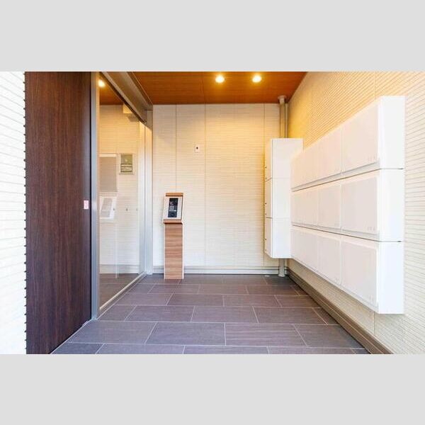 エントランス (エントランス)