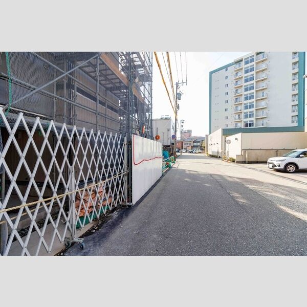 現地周辺 (前面道路①)