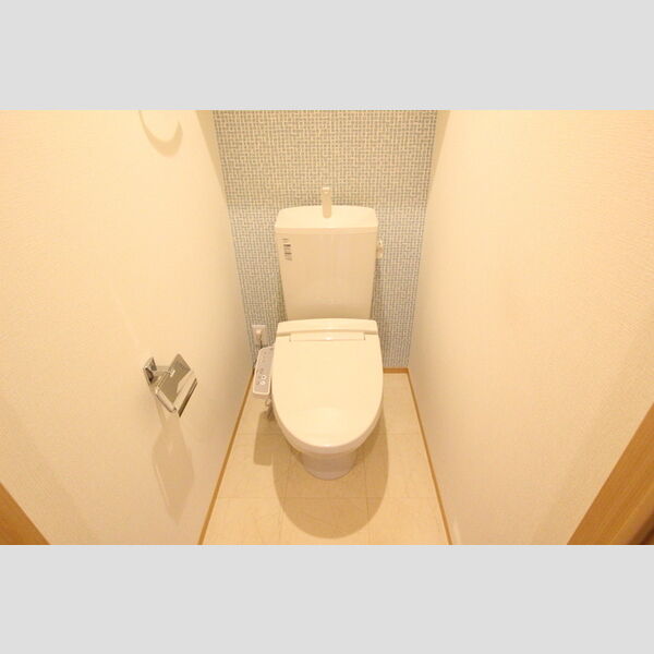 トイレ (トイレ)