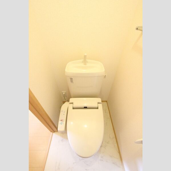 トイレ (温水洗浄暖房便座)