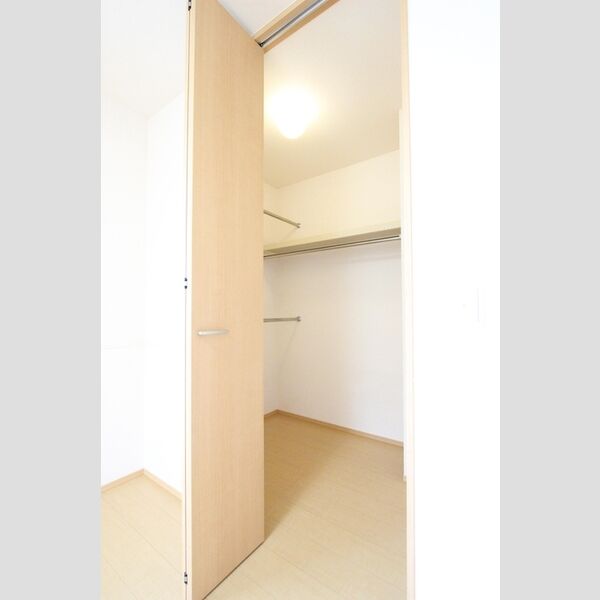 収納 (ウォークインクローゼット)