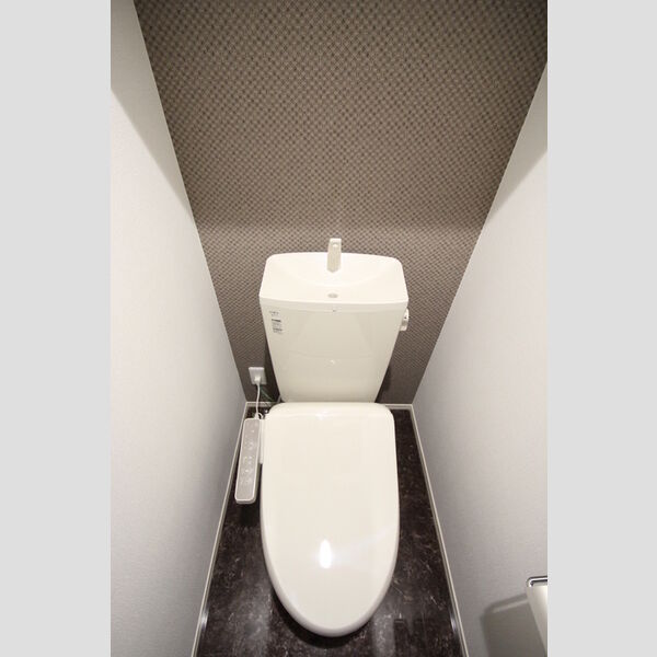トイレ (トイレ)