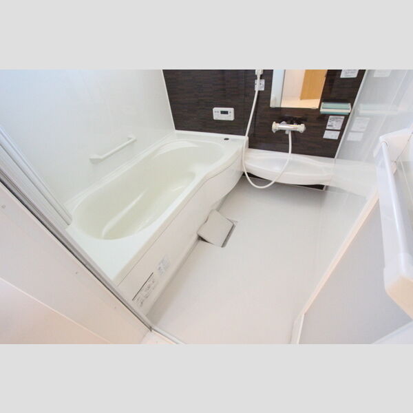 バス (追い焚き機能付き浴室)