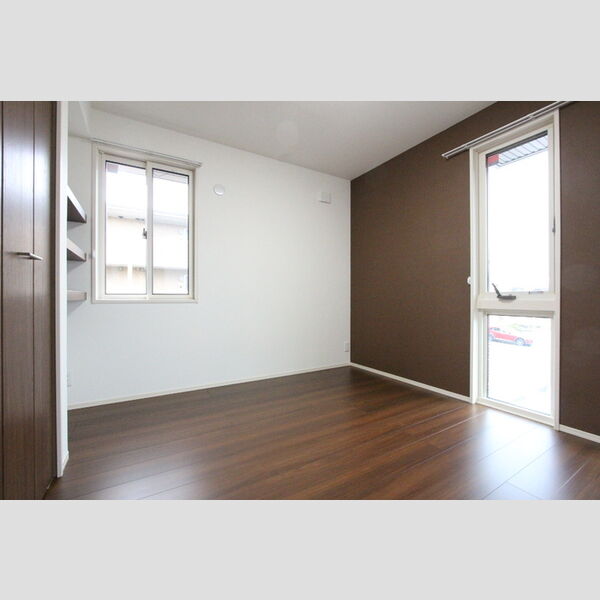 その他 (北側洋室)