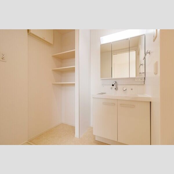 洗面所 (202・洗面所)