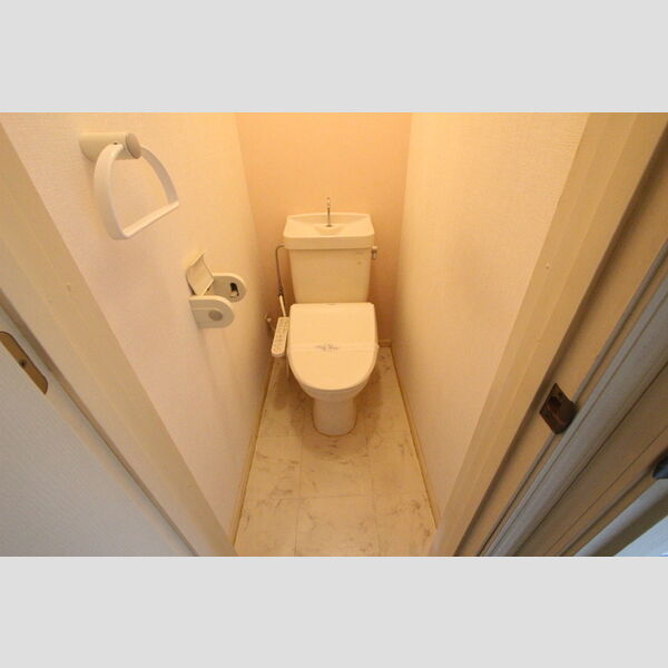 トイレ (温水洗浄暖房便座)